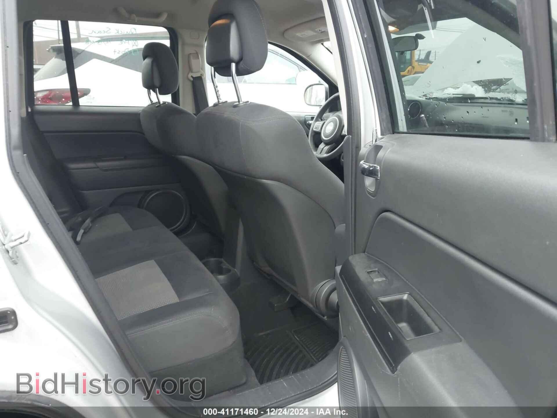 2011 JEEP COMPASS - VIN: 1J4NF1FB7BD215528 - Photo 8