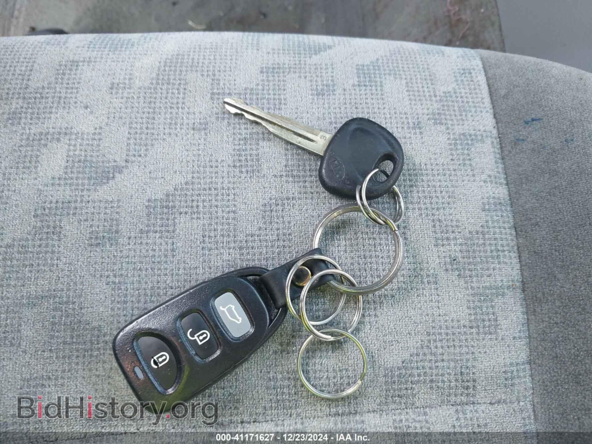 2007 KIA SORENTO - VIN: KNDJD736775727988 - Фото 11