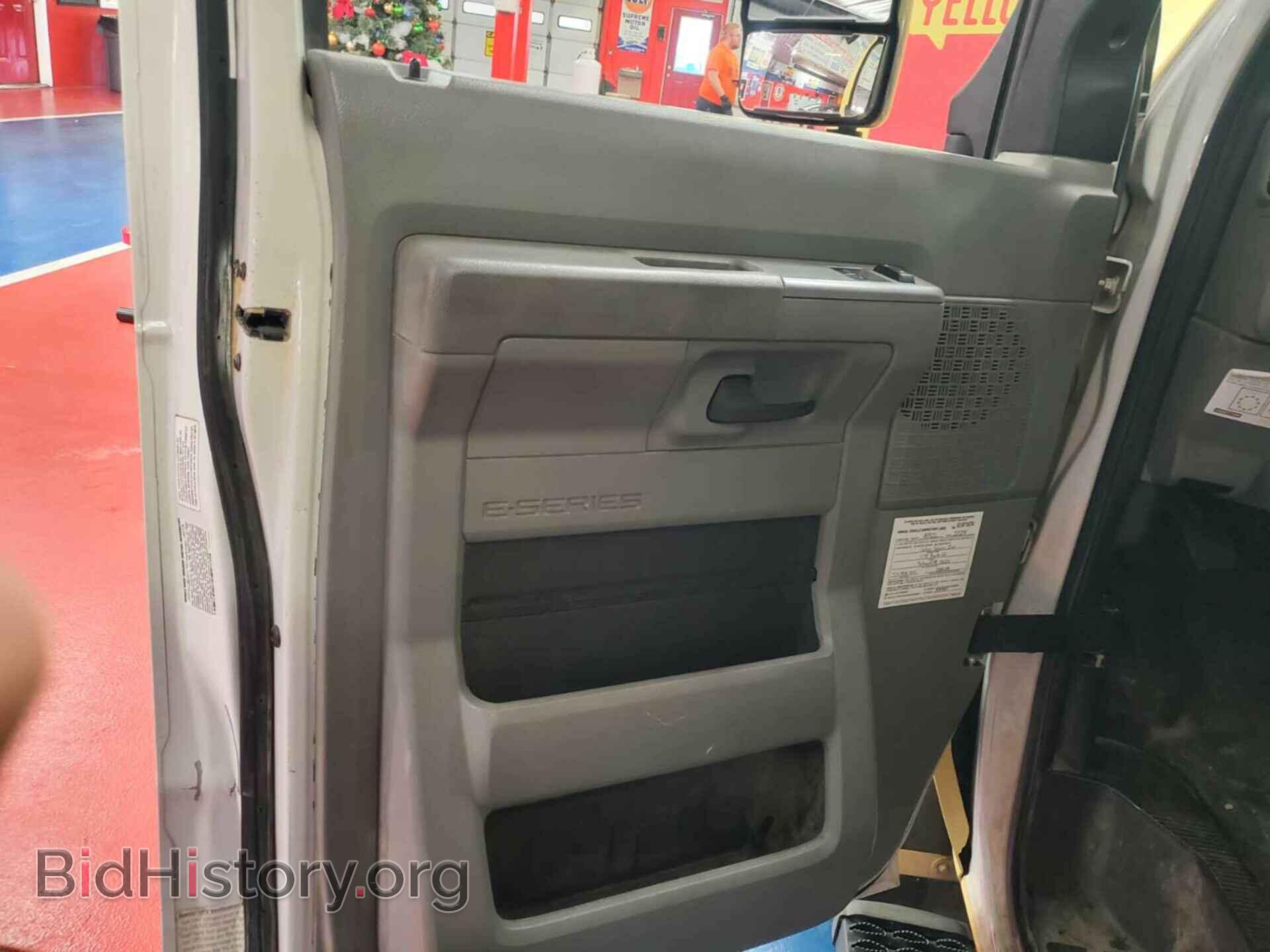 2018 FORD ECONOLINE - VIN: 1FDXE4FS2JDC33223 - Фото 2