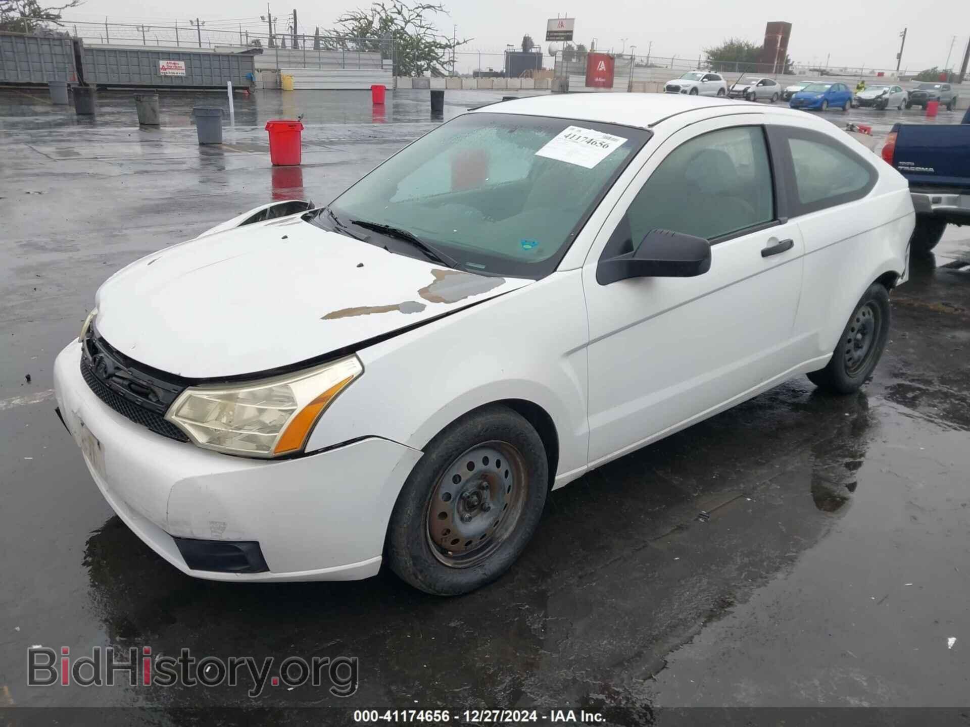 2008 FORD FOCUS - VIN: 1FAHP32N58W300513 - Фото 2