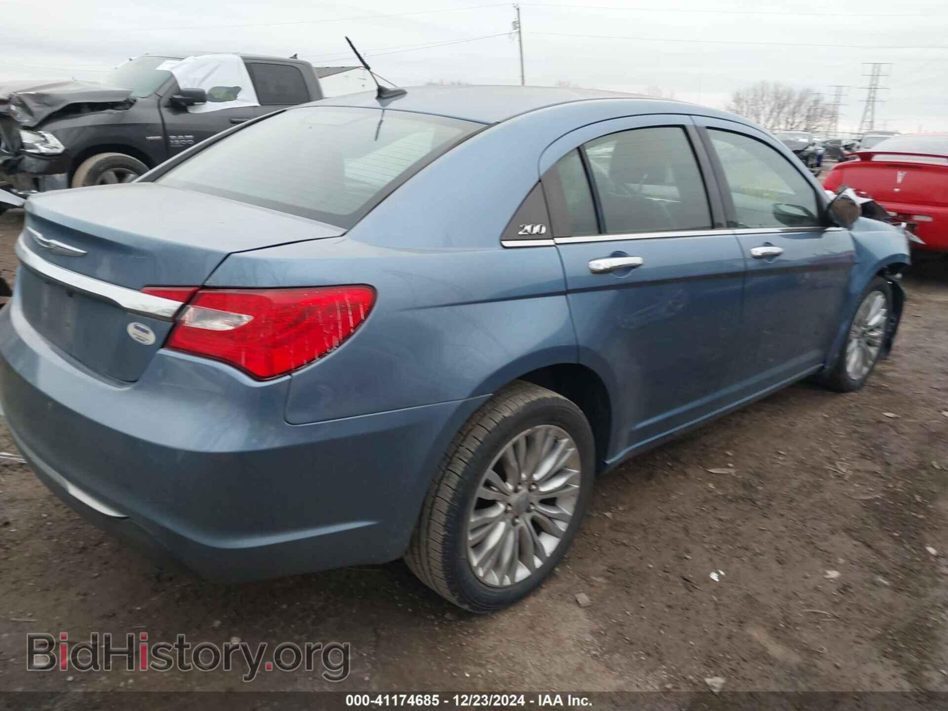 2011 CHRYSLER 200 - VIN: 1C3BC2FB7BN580748 - Фото 4
