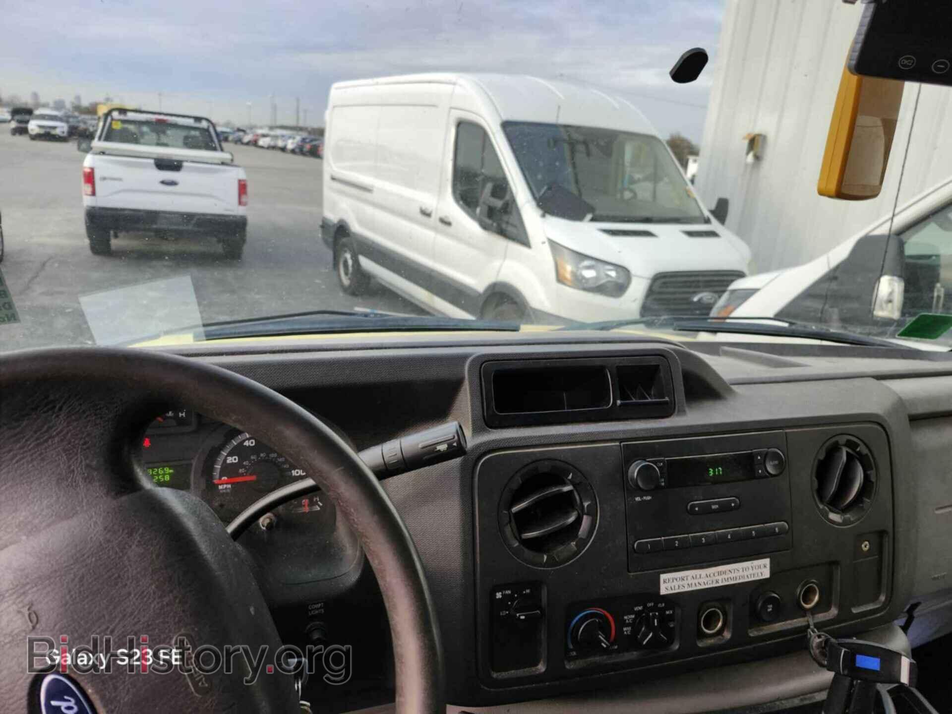 2018 FORD ECONOLINE - VIN: 1FDXE4FS7JDC18961 - Фото 4