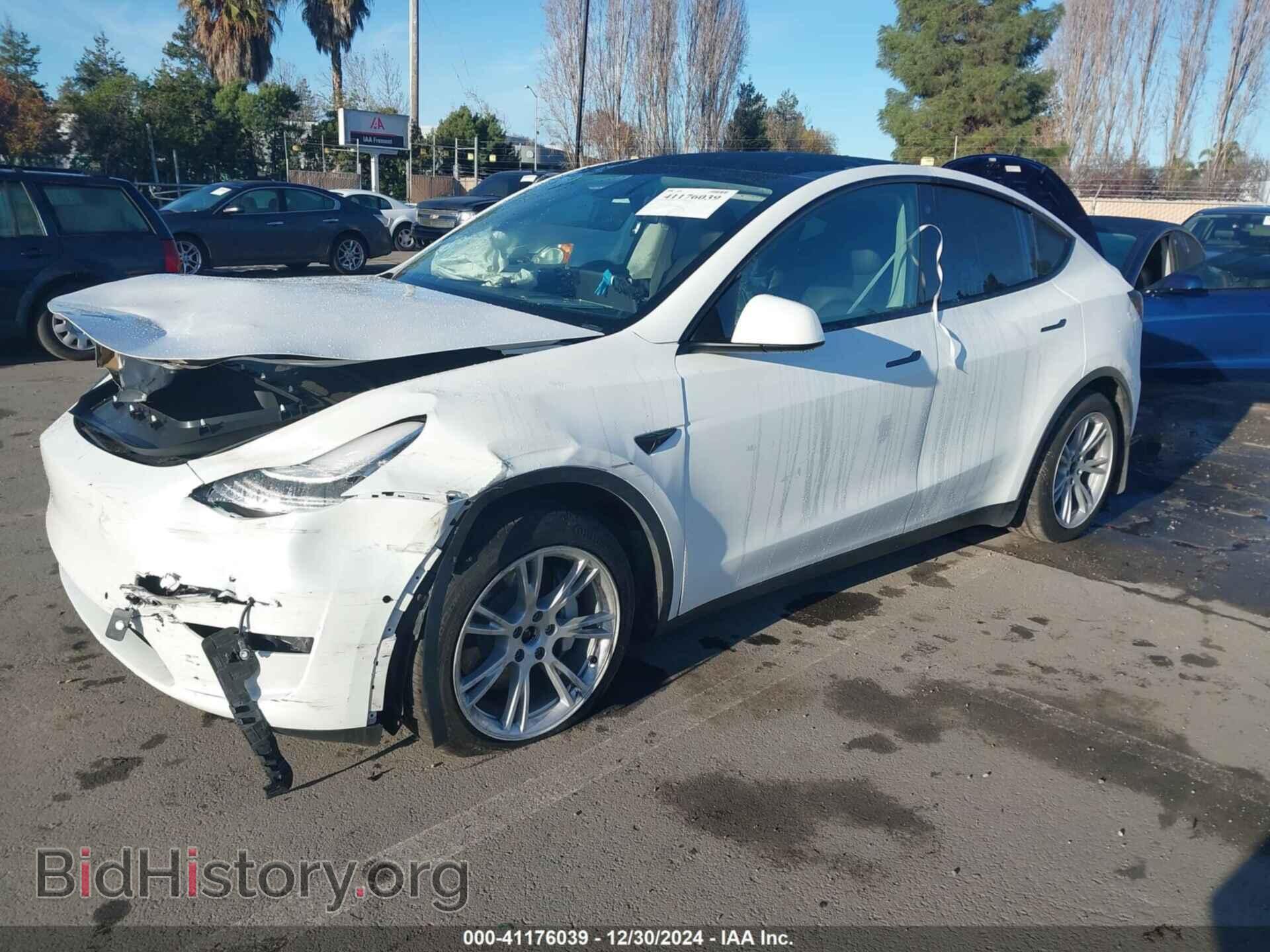 2022 TESLA MODEL Y - VIN: 7SAYGDEE4NF360183 - Фото 2