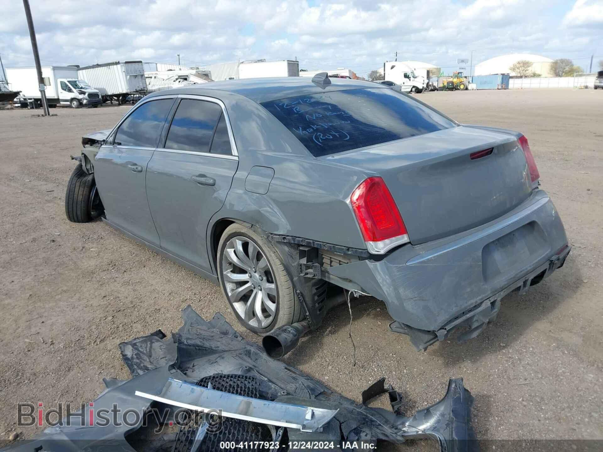 2019 CHRYSLER 300 - VIN: 2C3CCAAG0KH651296 - Фото 3
