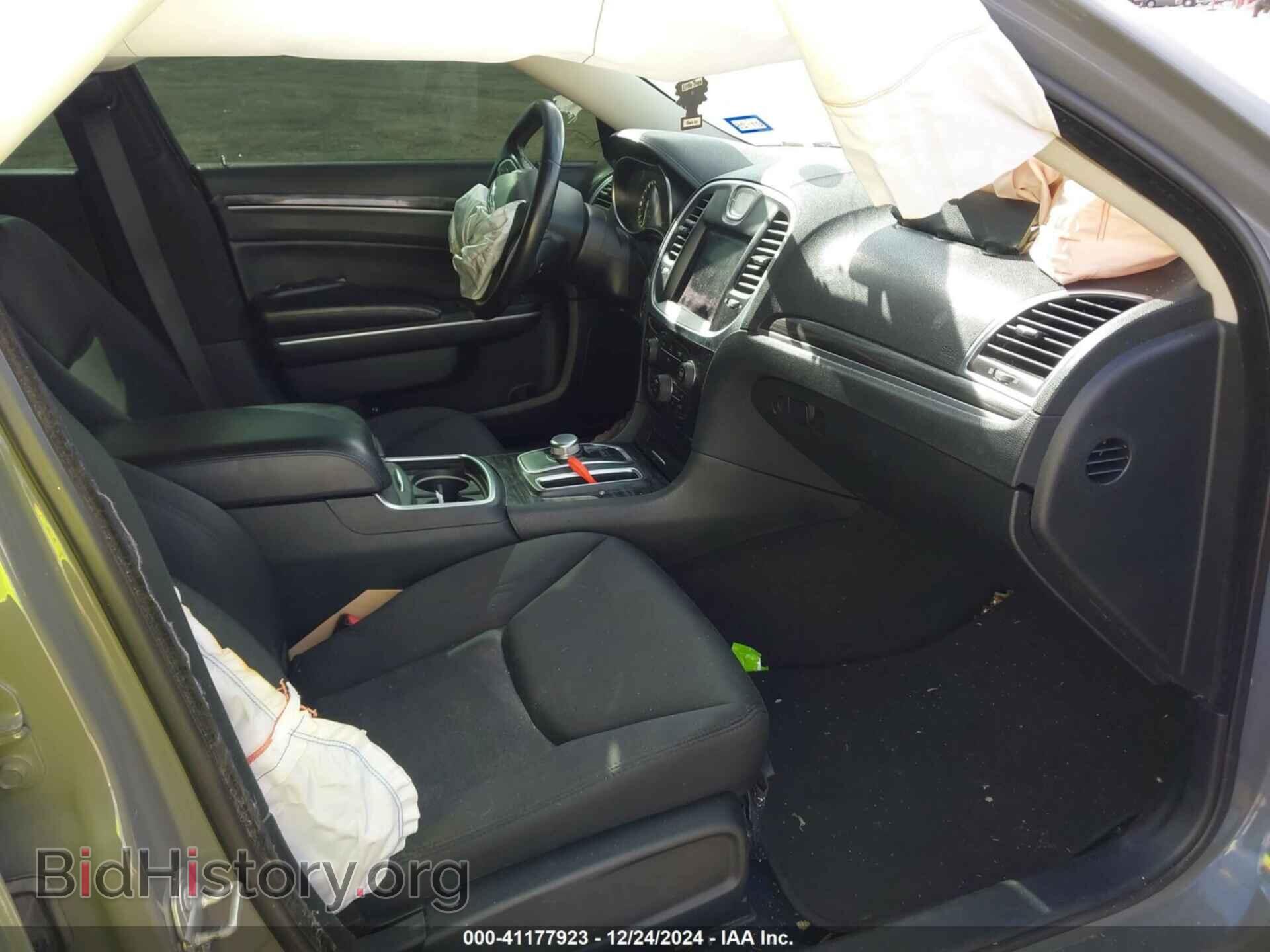 2019 CHRYSLER 300 - VIN: 2C3CCAAG0KH651296 - Фото 5