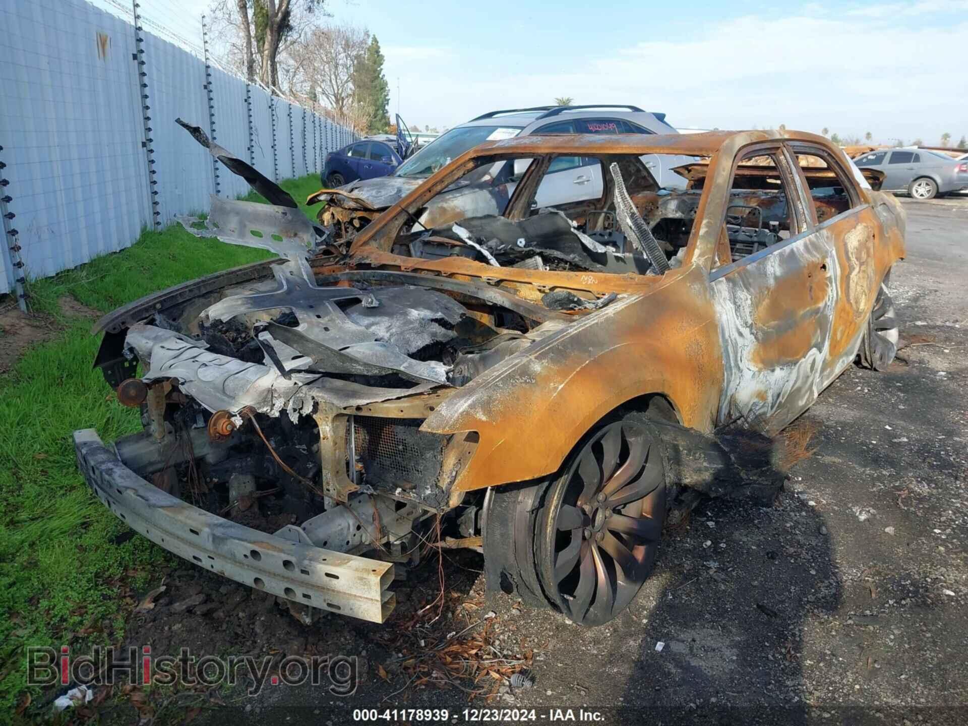 2019 CHRYSLER 300 - VIN: 2C3CCAEG8KH568550 - Фото 2