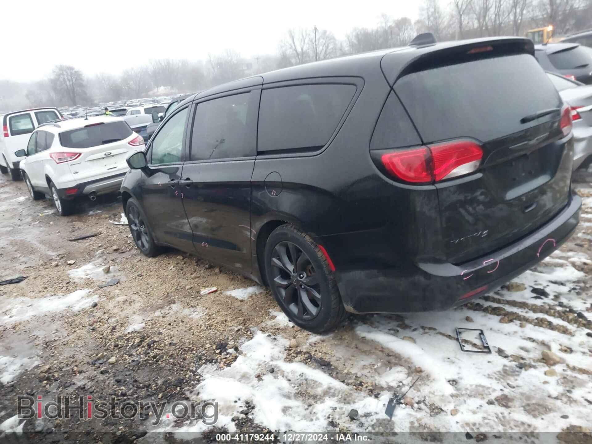 2019 CHRYSLER PACIFICA - VIN: 2C4RC1FGXKR666798 - Фото 3