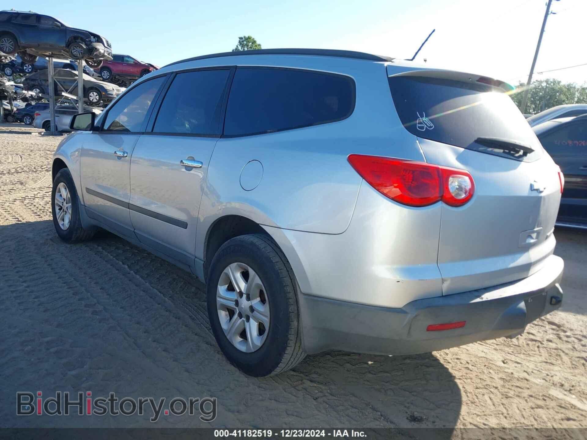 2012 CHEVROLET TRAVERSE - VIN: 1GNKREED1CJ410058 - Фото 3