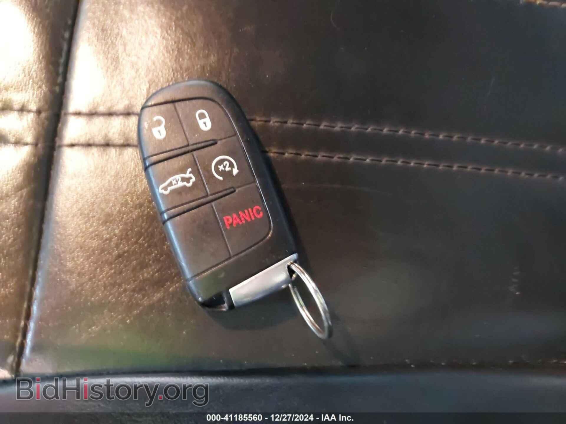 2016 CHRYSLER 300 - VIN: 2C3CCAGG8GH296599 - Фото 11
