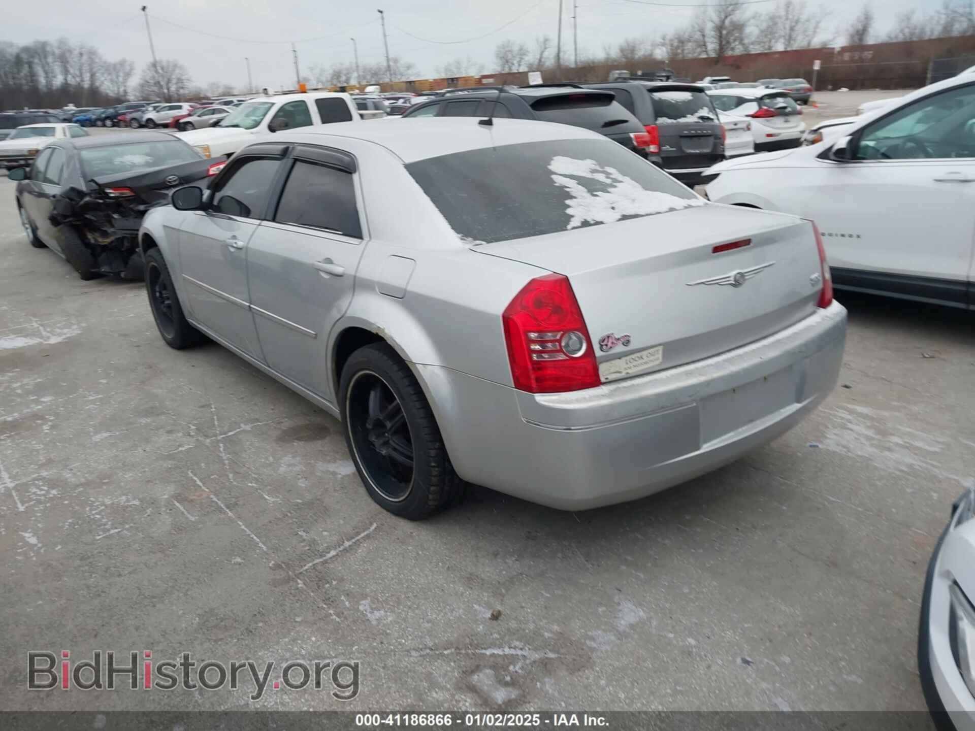 2008 CHRYSLER 300 - VIN: 2C3KA53G48H241549 - Фото 3