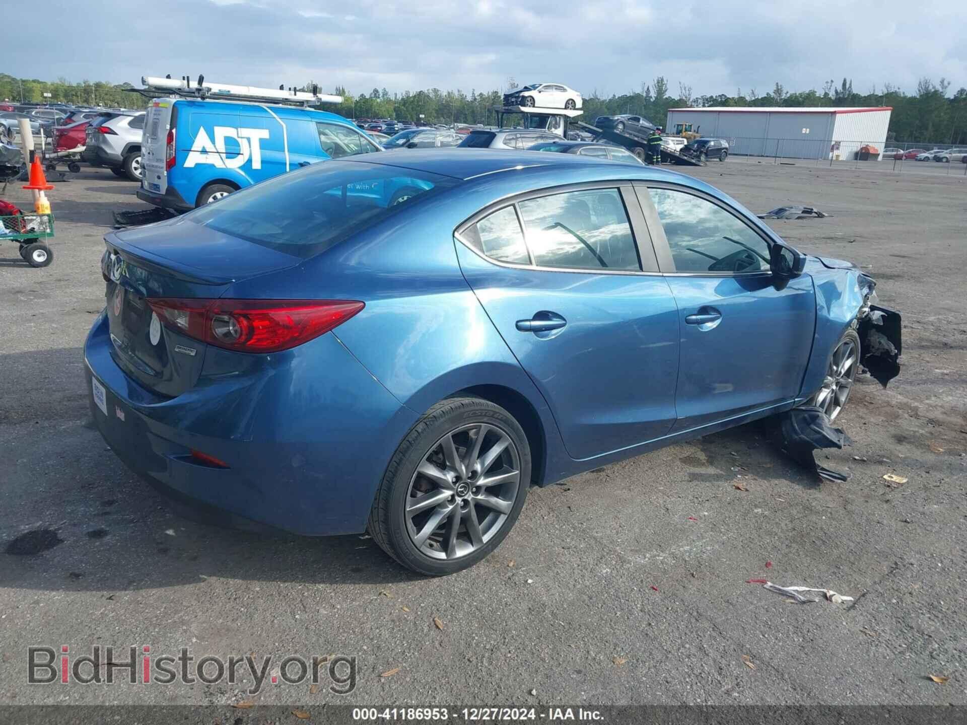 2018 MAZDA MAZDA3 - VIN: 3MZBN1V38JM190712 - Фото 4