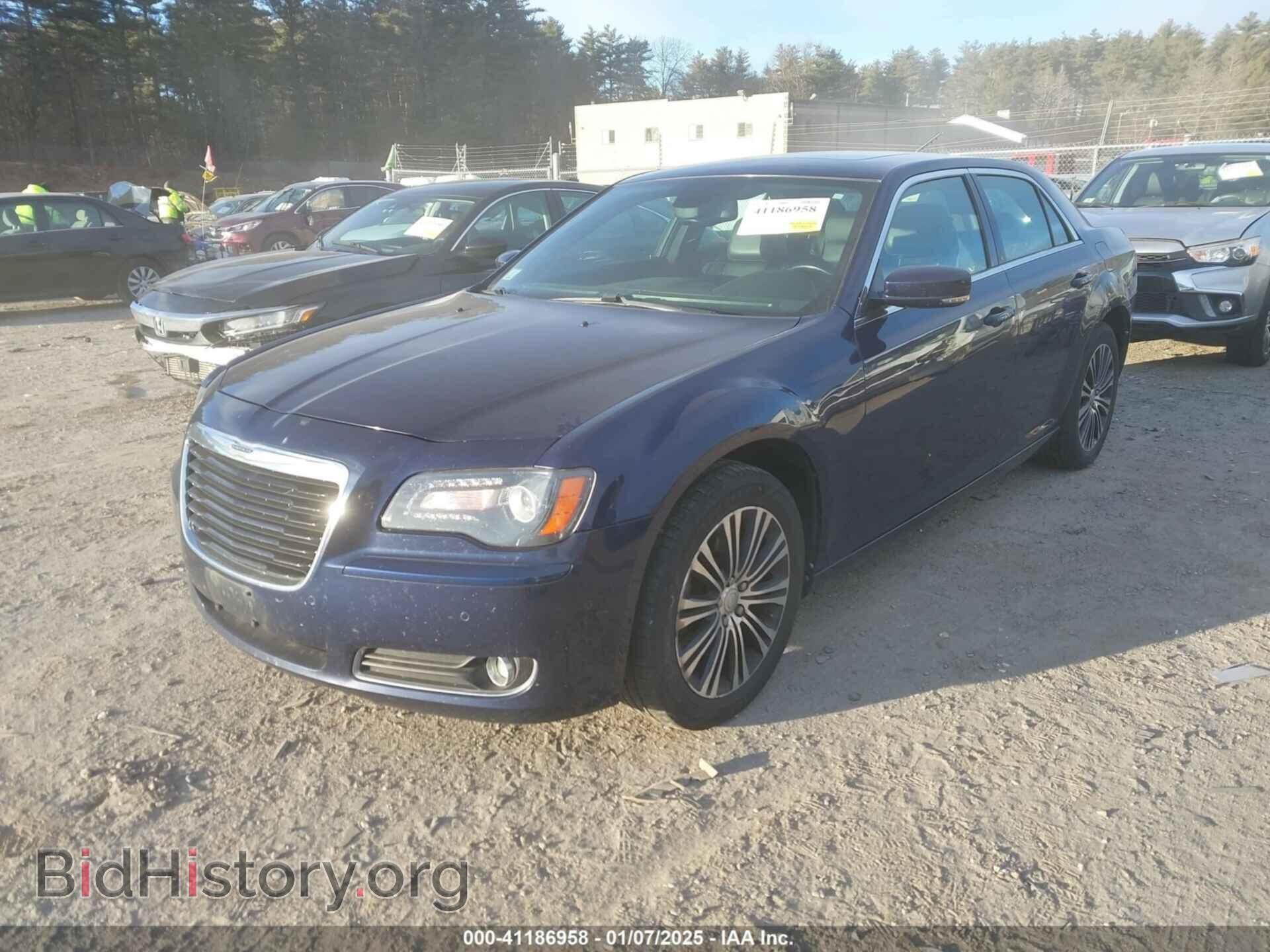 2014 CHRYSLER 300 - VIN: 2C3CCAGGXEH183881 - Фото 2