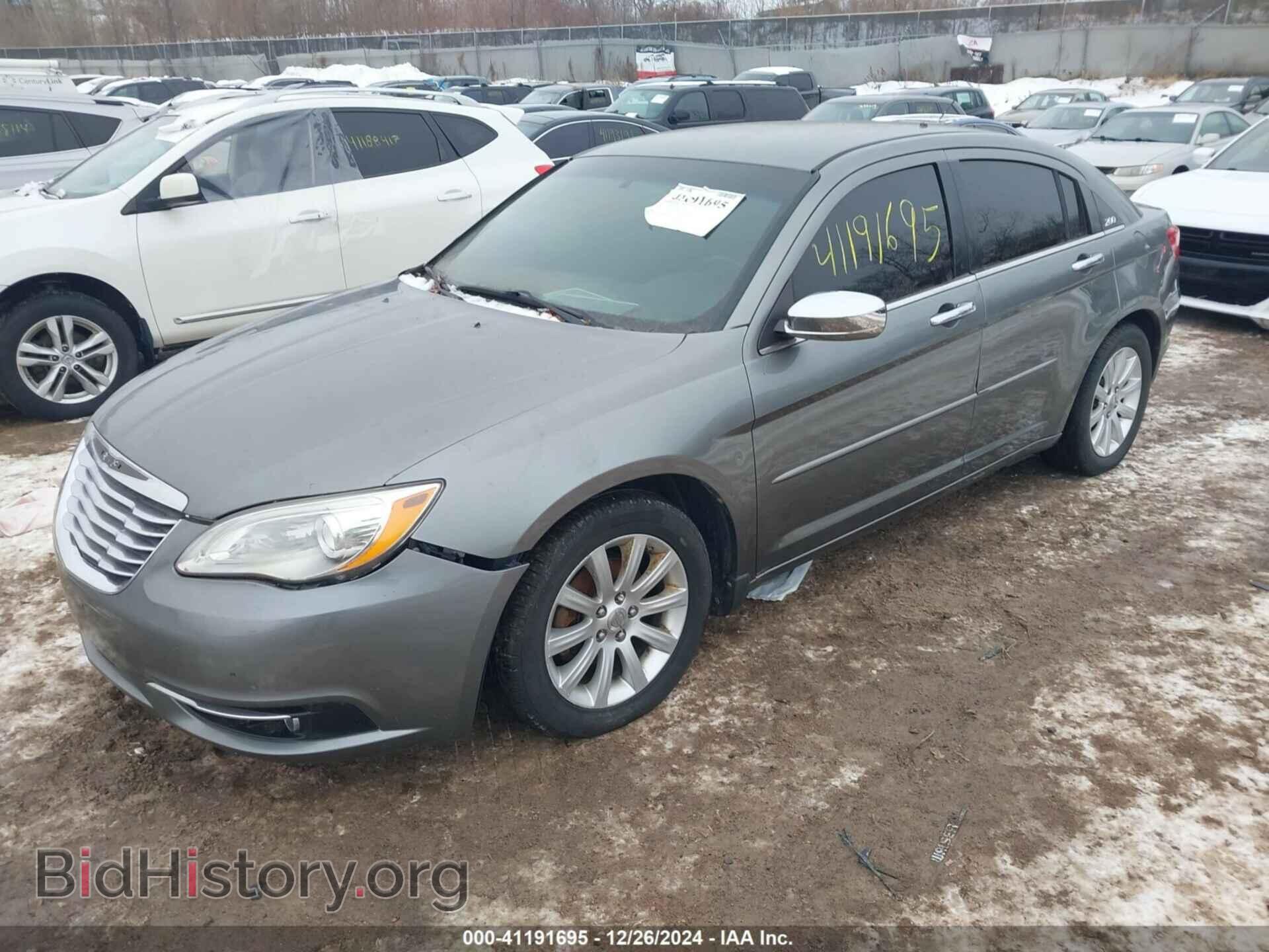2013 CHRYSLER 200 - VIN: 1C3CCBCG5DN659178 - Фото 2