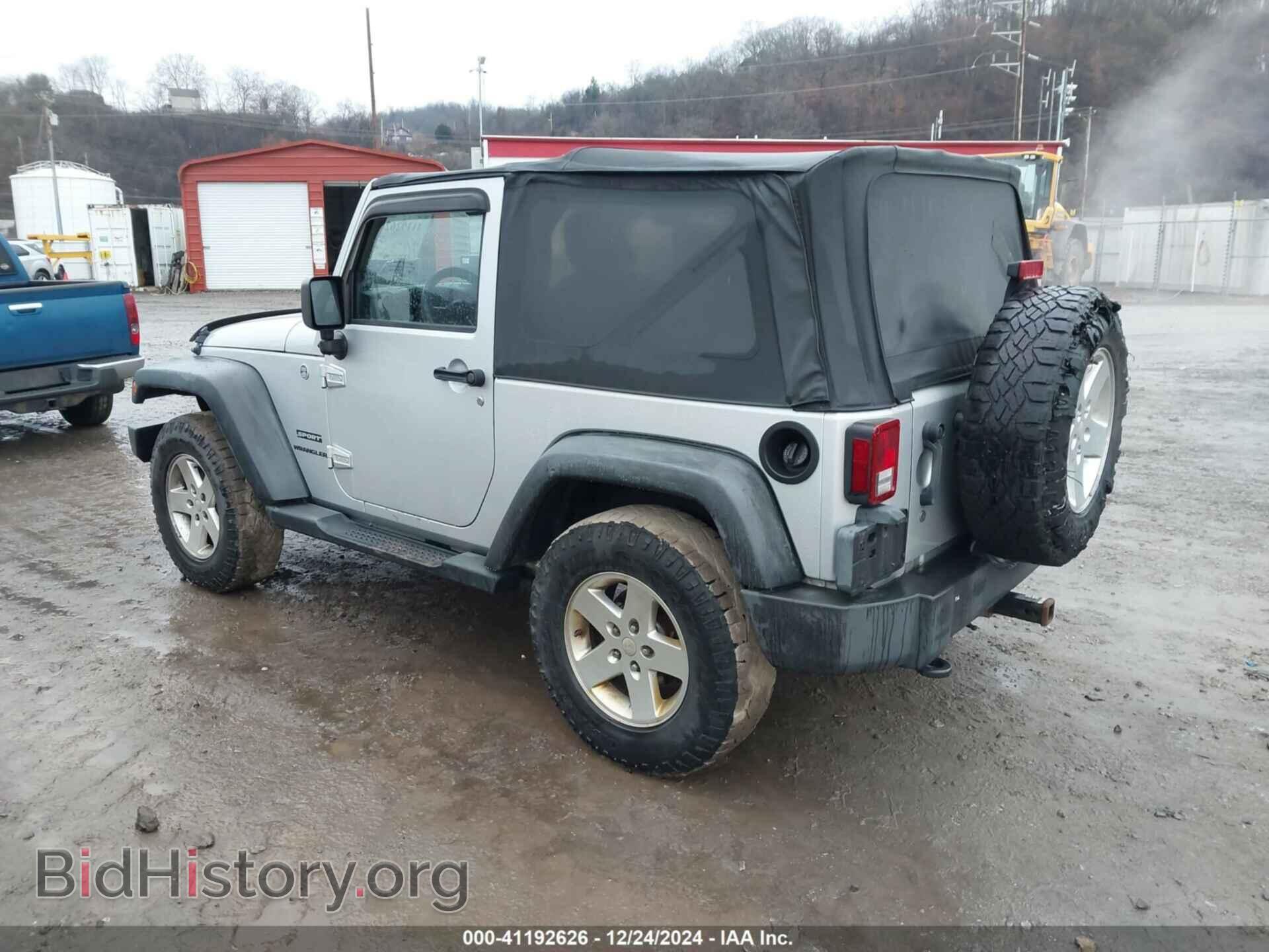 2011 JEEP WRANGLER - VIN: 1J4AA2D19BL556108 - Фото 3