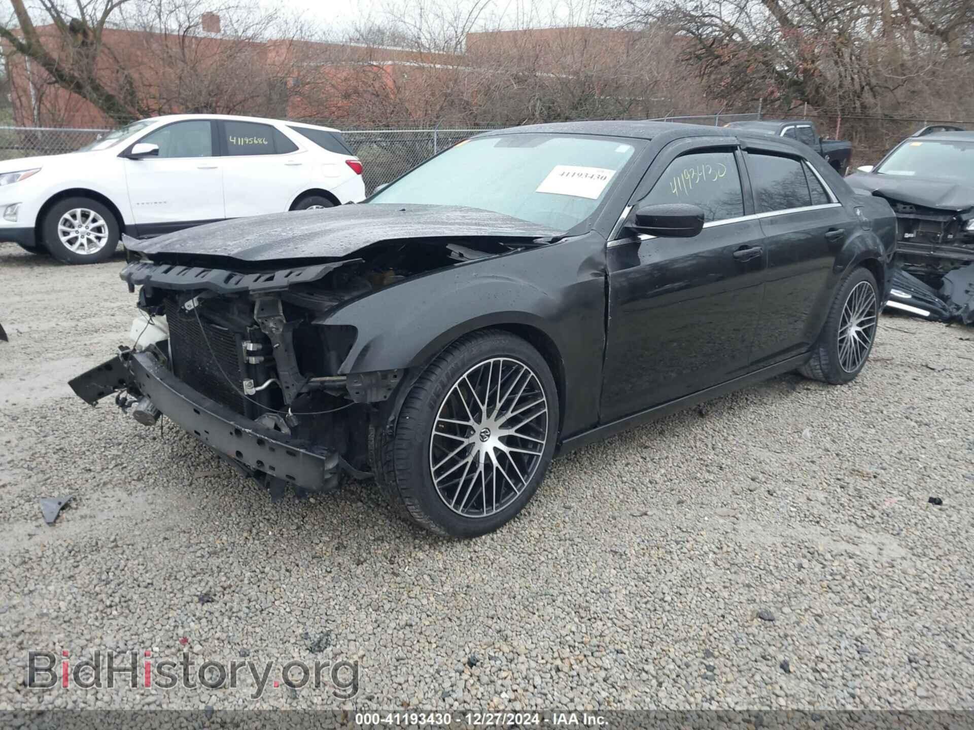 2012 CHRYSLER 300 - VIN: 2C3CCABG2CH207983 - Фото 2