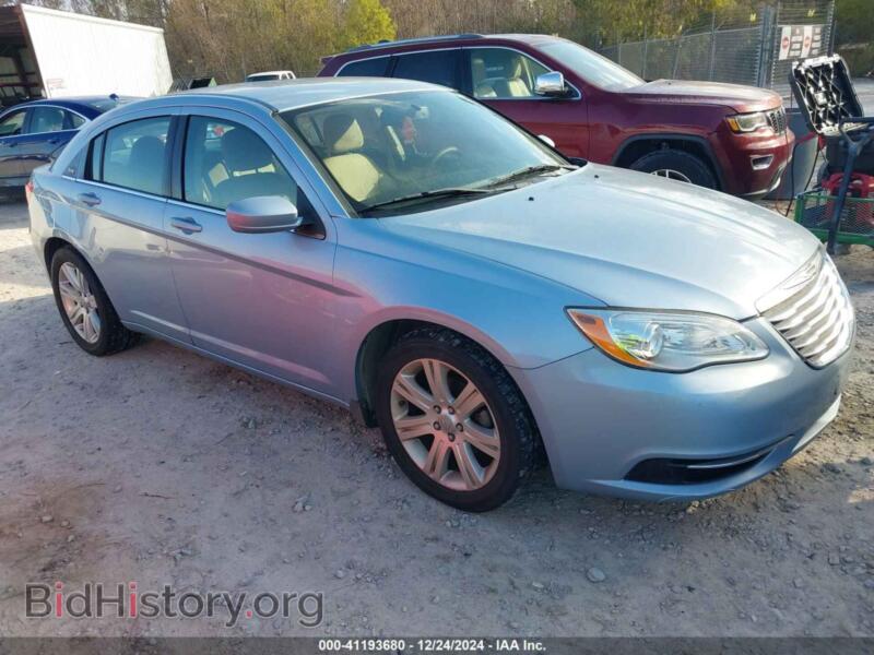 2012 Chrysler 200 Touring (VIN 1C3CCBBG8CN297766) — фото 1 из 11, IAAI, повреждение: нормальный износ