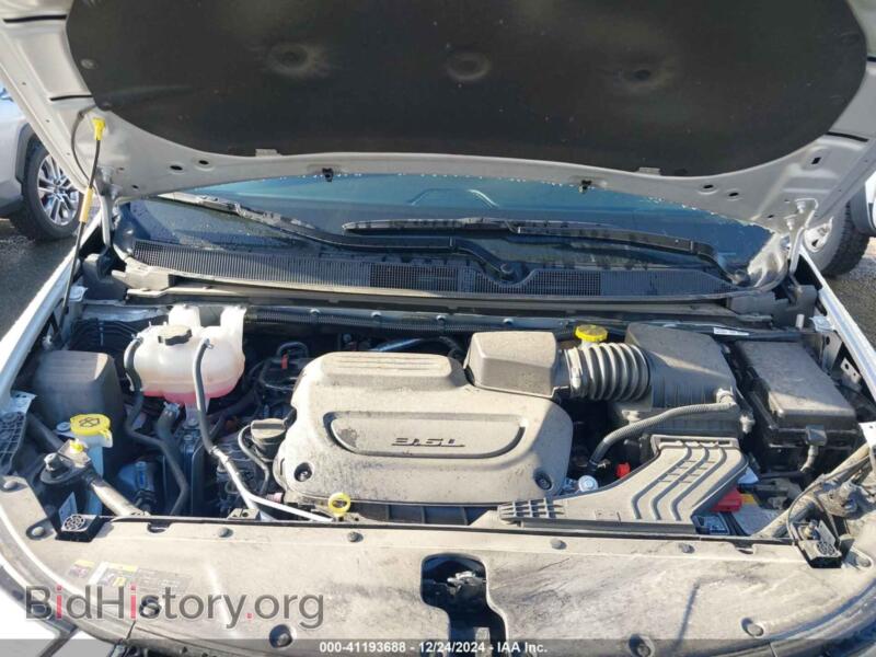2024 Chrysler PACIFICA (VIN 2C4RC1BG4RR146158) — фото 10 из 18