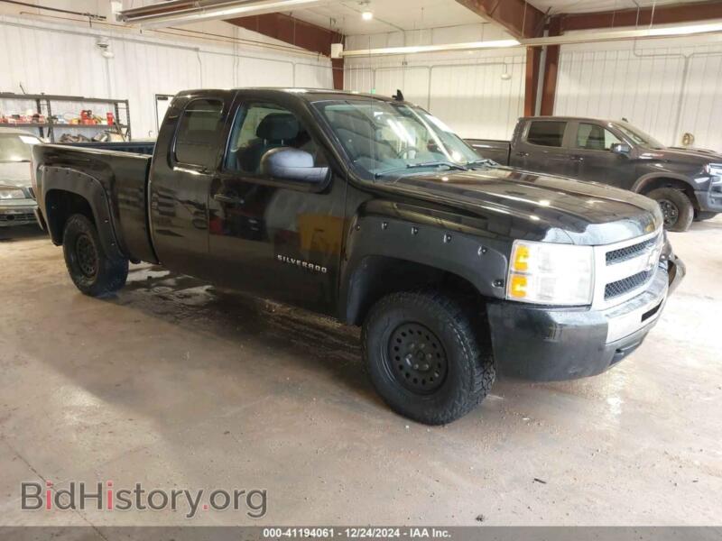 2011 Chevrolet SILVERADO 1500 LS (VIN 1GCRKREA0BZ341663) — фото 1 из 17, IAAI, повреждение: левый бок
