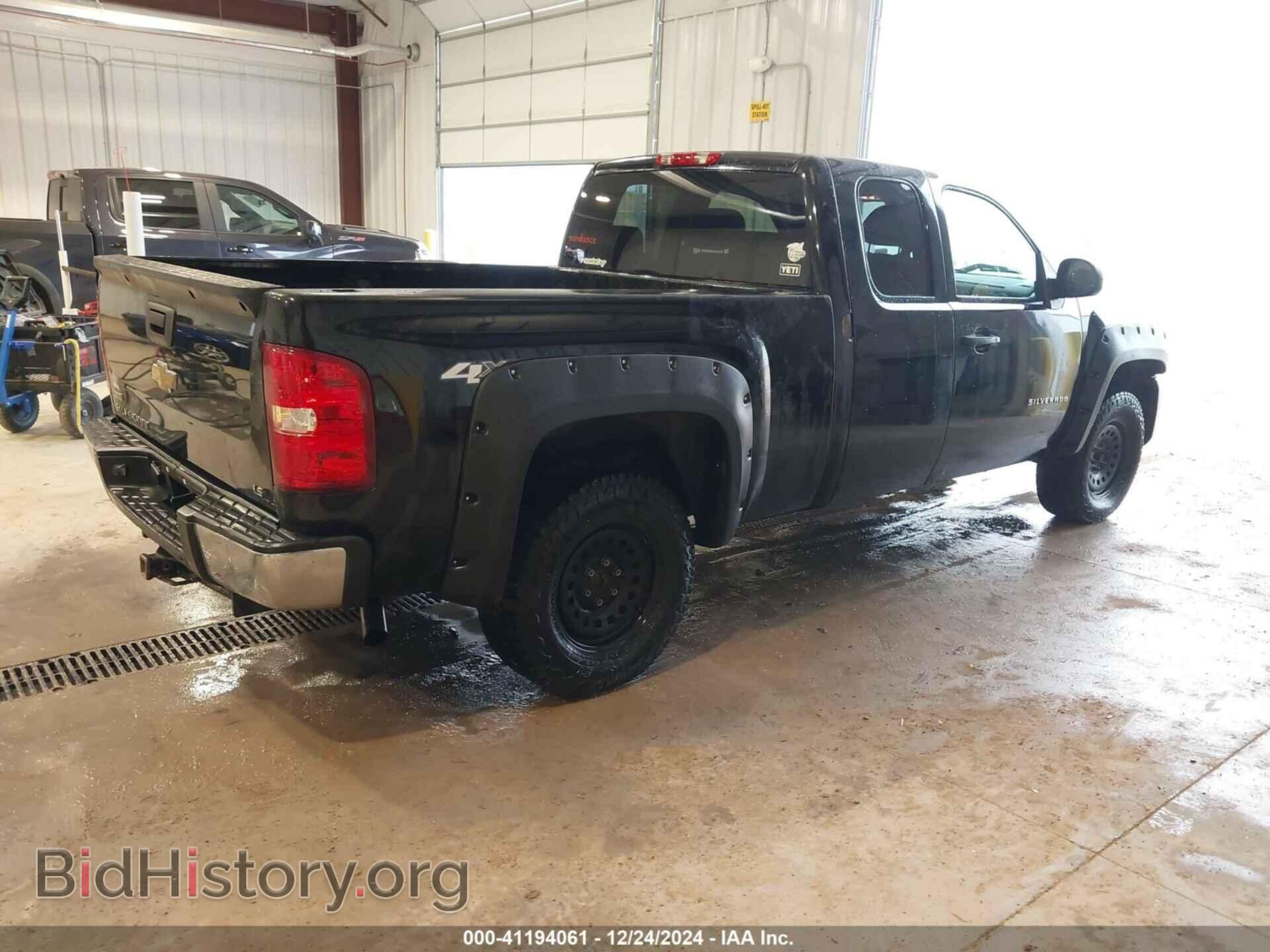 2011 CHEVROLET SILVERADO 1500 - VIN: 1GCRKREA0BZ341663 - Фото 4