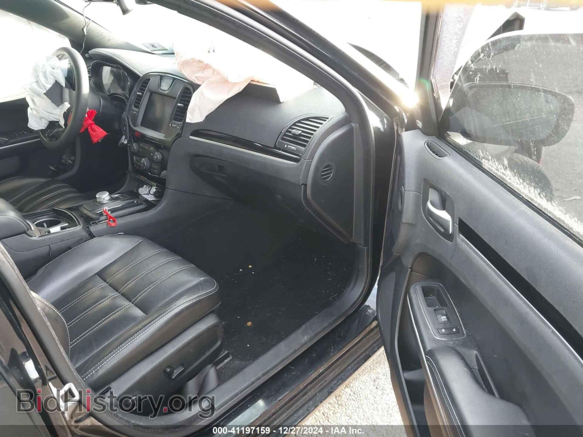 2019 CHRYSLER 300 - VIN: 2C3CCABG4KH697647 - Фото 5