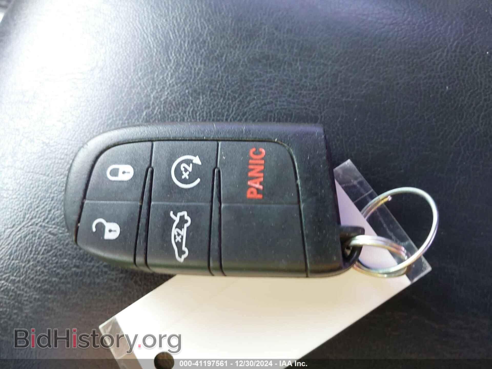 2017 CHRYSLER 300 - VIN: 2C3CCAAG7HH599738 - Фото 11