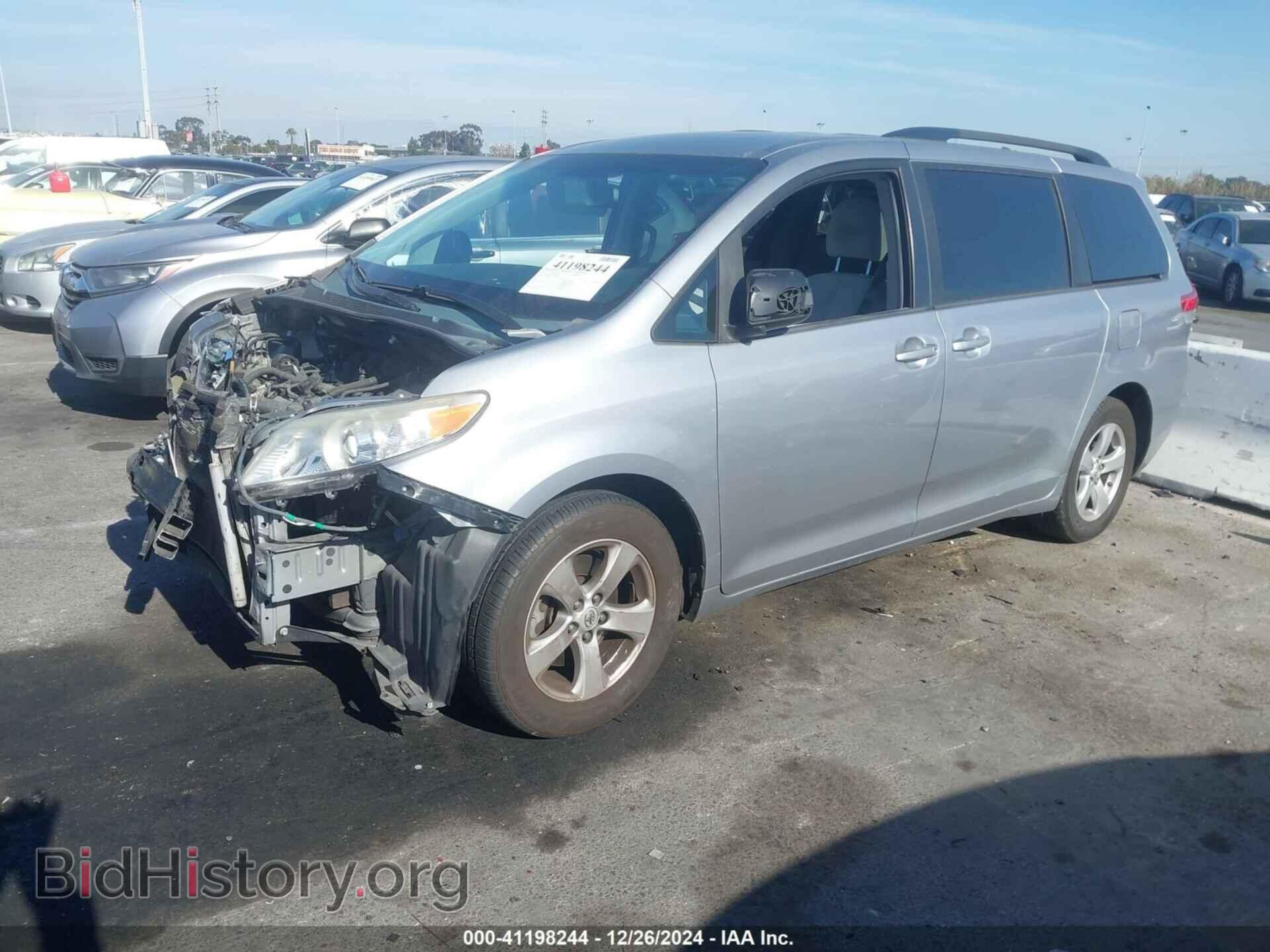 2013 TOYOTA SIENNA - VIN: 5TDKK3DC8DS348334 - Фото 2
