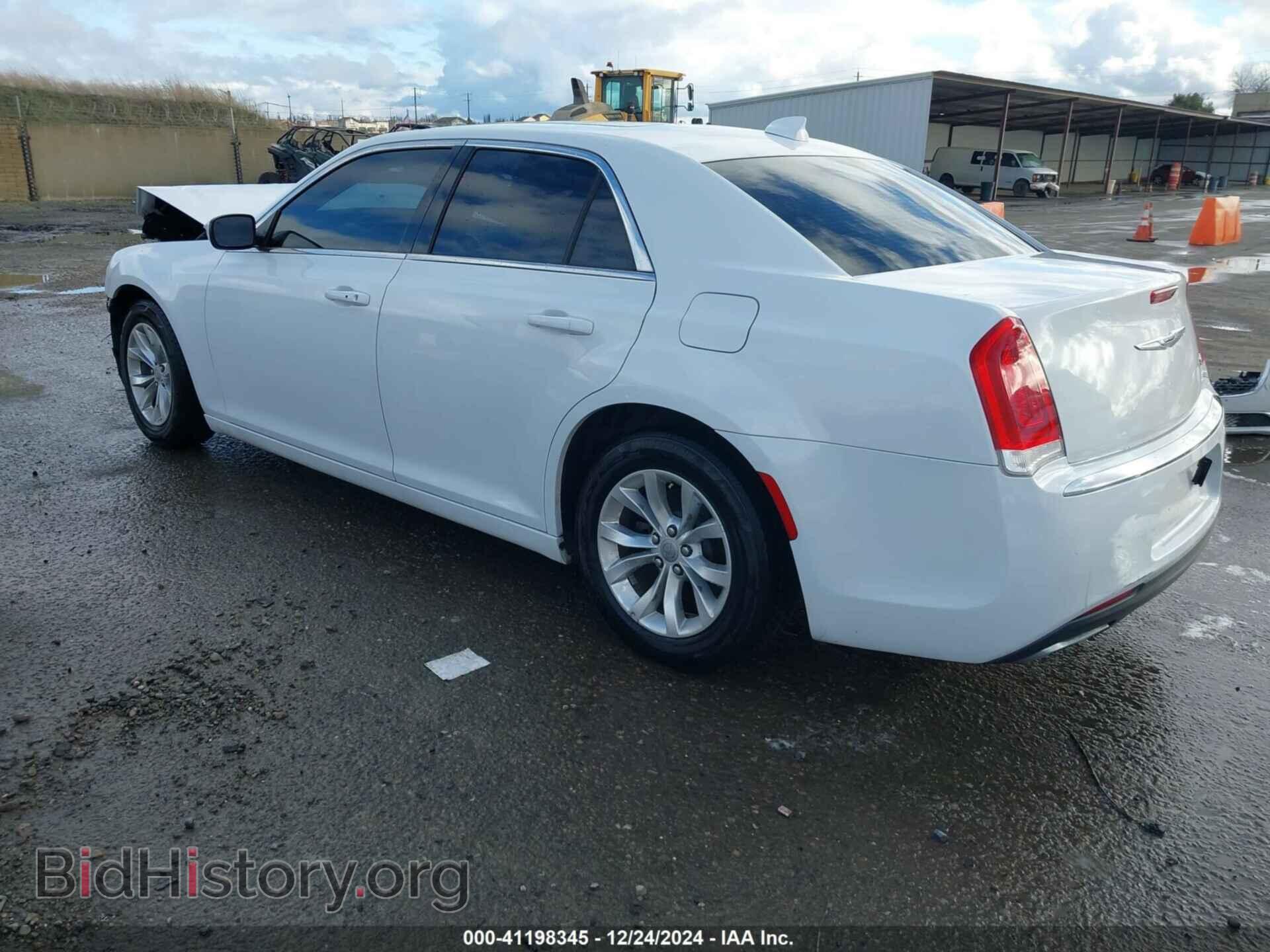 2016 CHRYSLER 300 - VIN: 2C3CCAAG6GH211896 - Фото 3