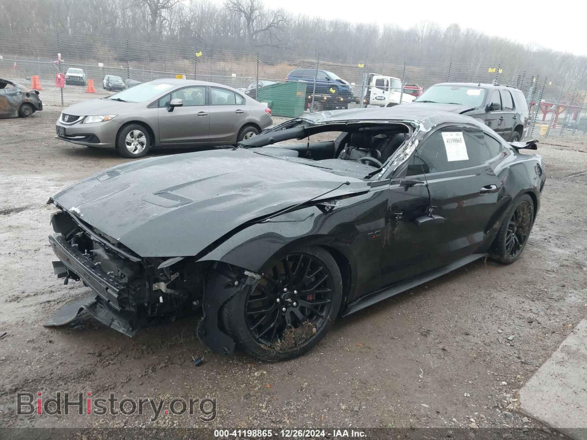 2019 FORD MUSTANG - VIN: 1FA6P8CF2K5163359 - Фото 2