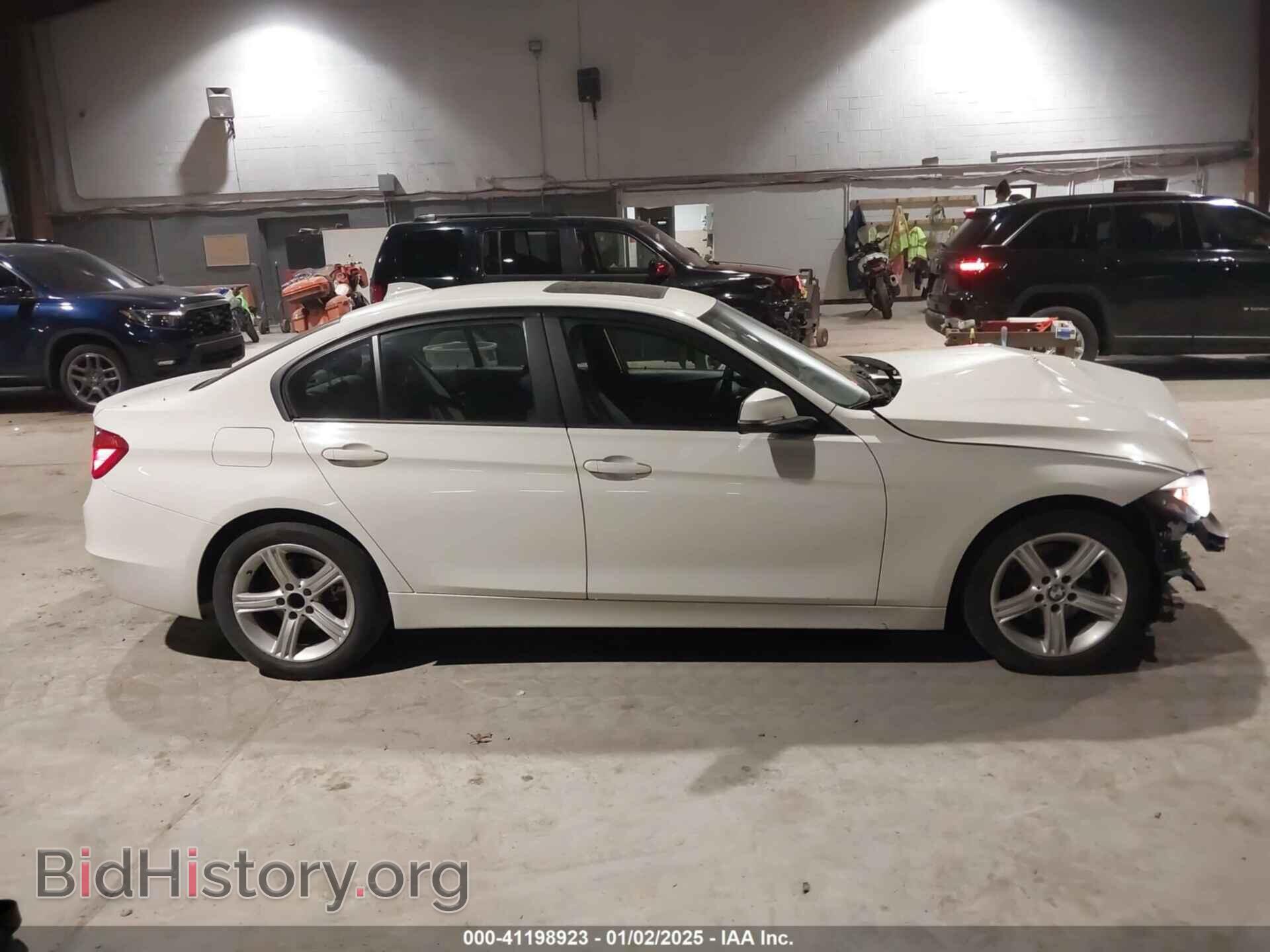 2013 BMW 320I - VIN: WBA3C3C58DF983040 - Фото 13