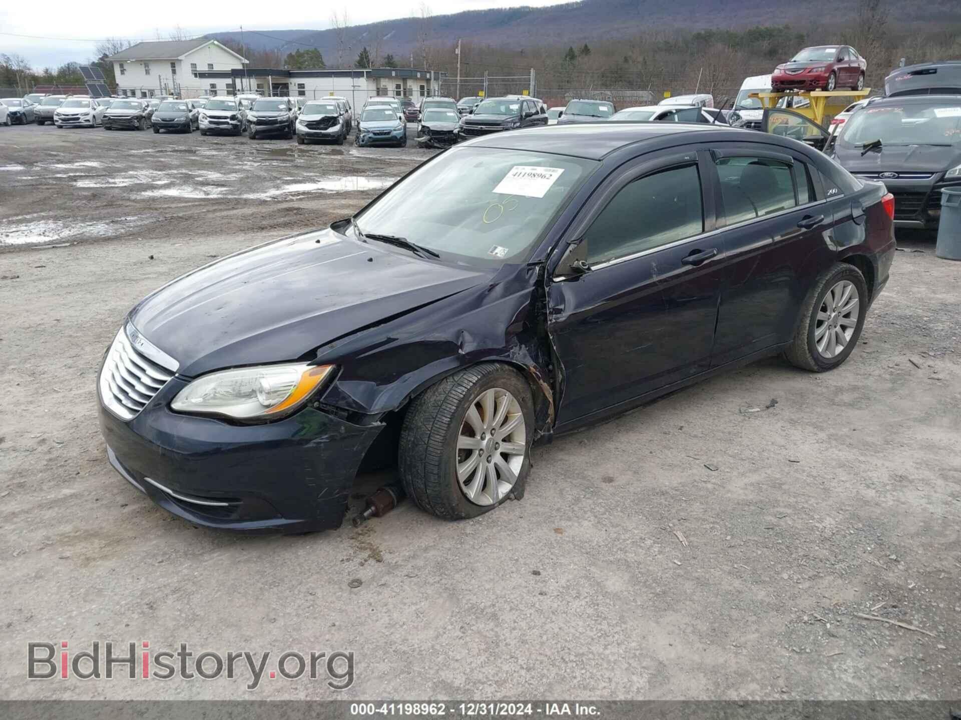 2011 CHRYSLER 200 - VIN: 1C3BC1FB9BN570541 - Фото 2