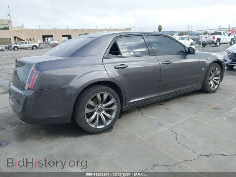 2014 Chrysler 300 (VIN 2C3CCABG4EH221922) — photo 4 of 17