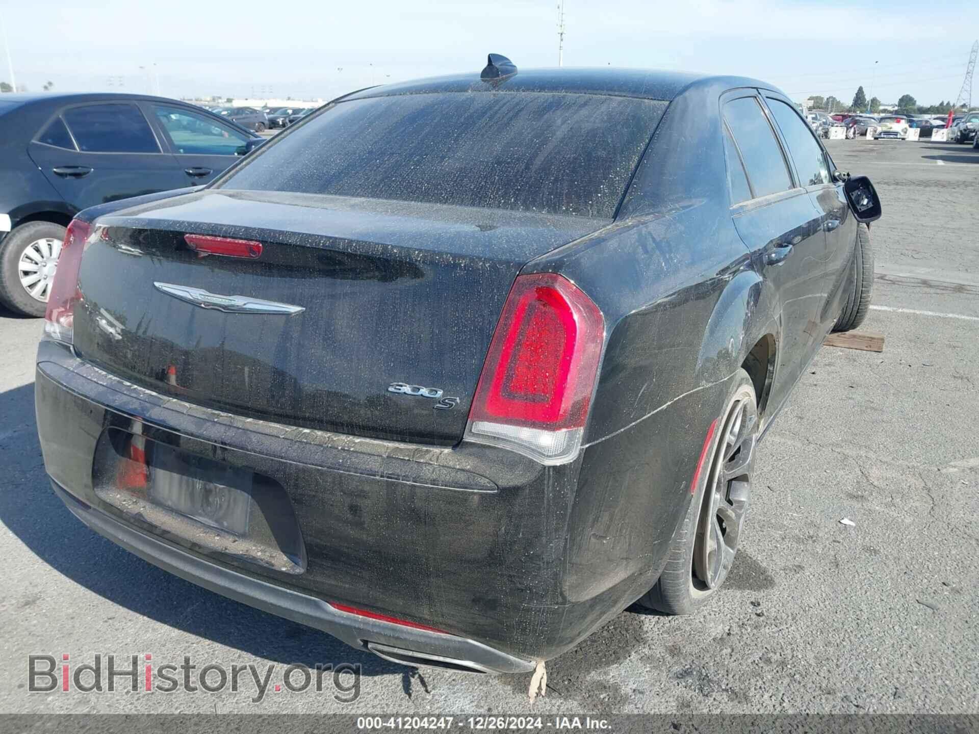 2019 CHRYSLER 300 - VIN: 2C3CCABG3KH617903 - Фото 4