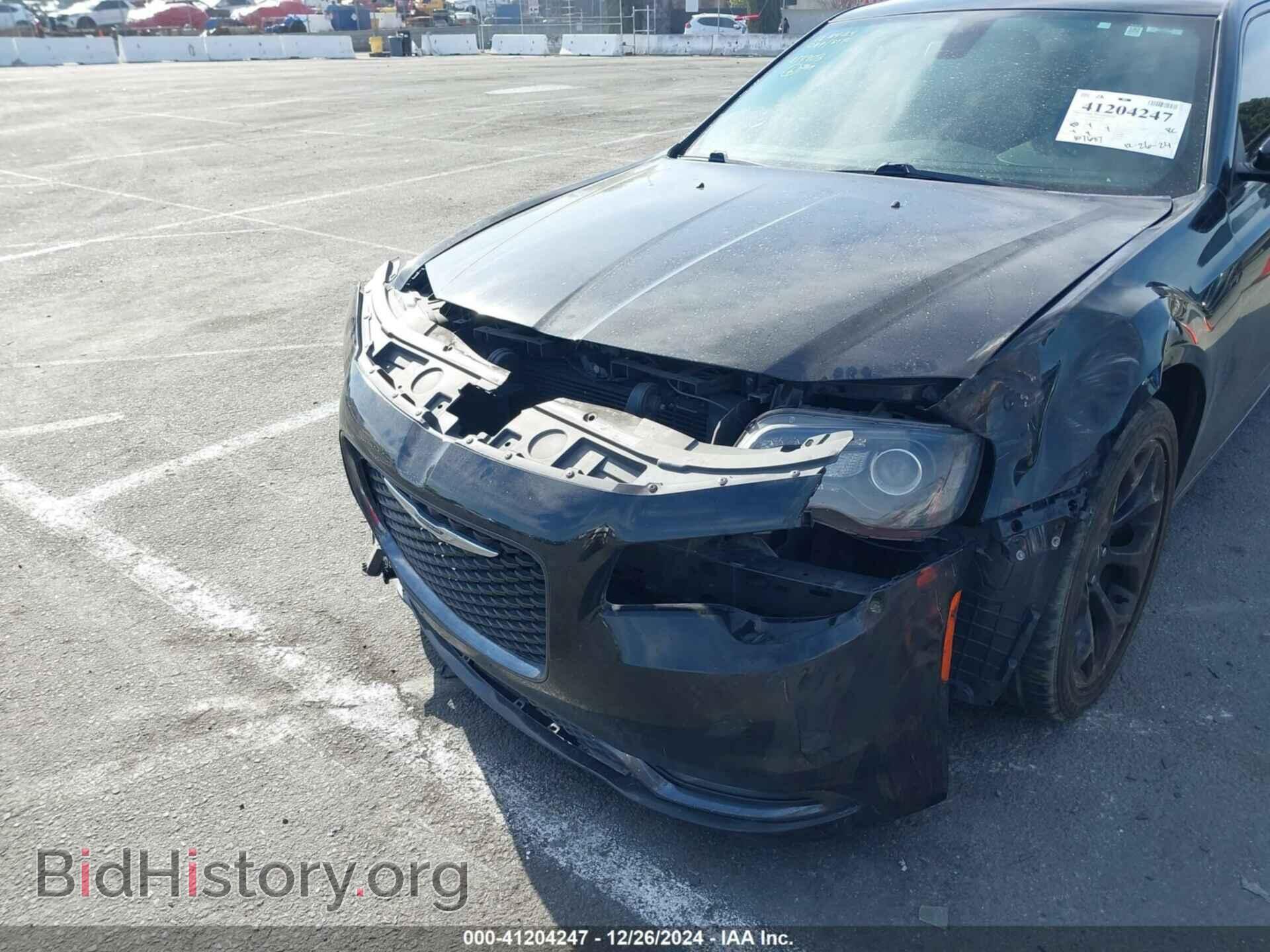 2019 CHRYSLER 300 - VIN: 2C3CCABG3KH617903 - Фото 6