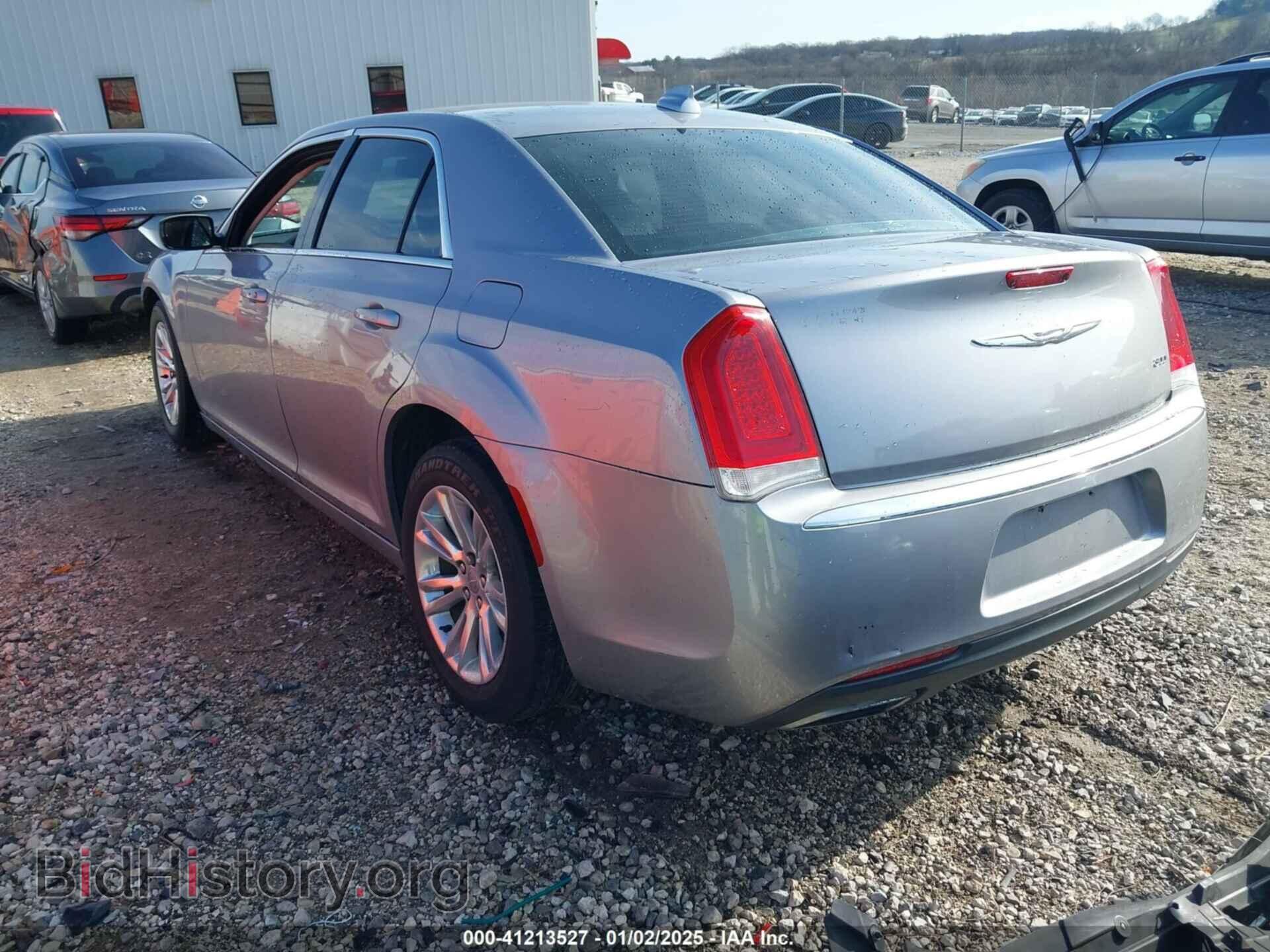 2018 CHRYSLER 300 - VIN: 2C3CCAAG9JH117437 - Фото 3