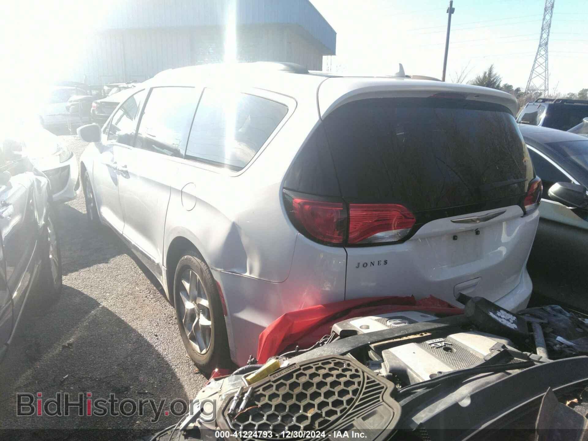 2017 CHRYSLER PACIFICA - VIN: 2C4RC1BG9HR809688 - Фото 4