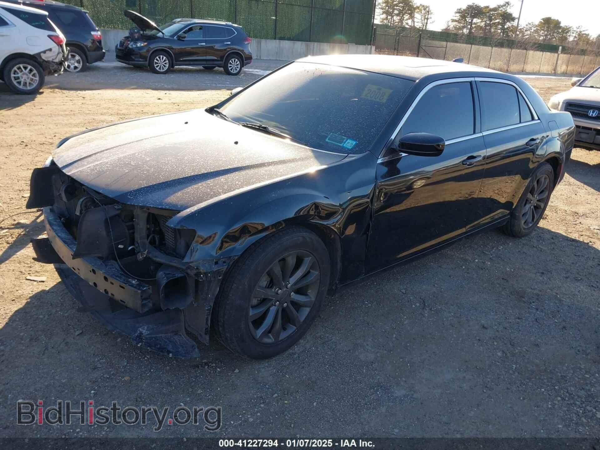 2015 CHRYSLER 300 - VIN: 2C3CCARG0FH814474 - Фото 2