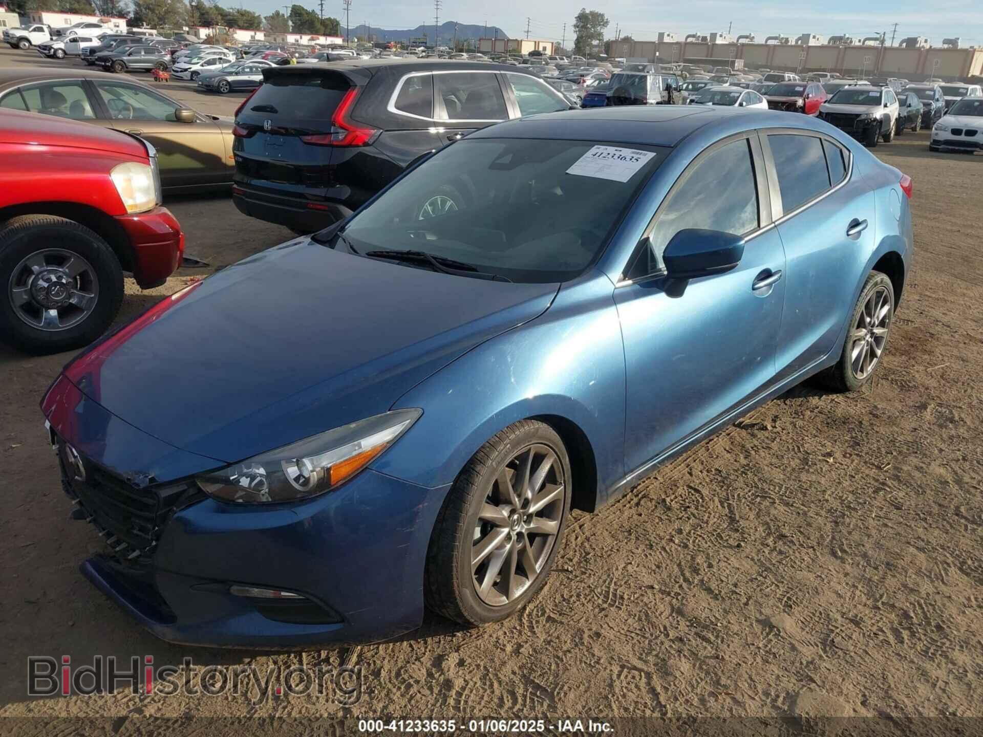 2018 MAZDA MAZDA3 - VIN: 3MZBN1V33JM166186 - Фото 2