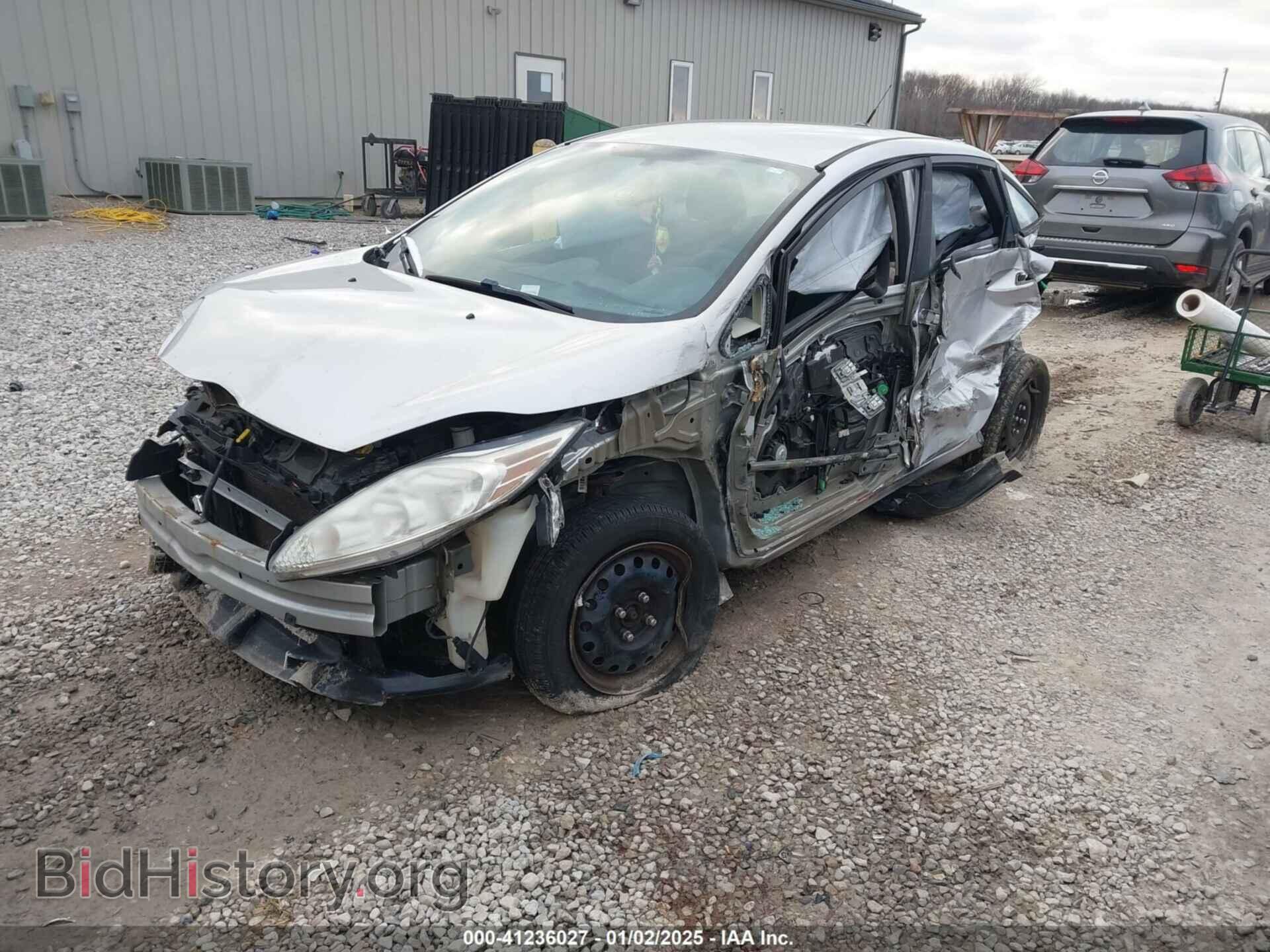 2013 FORD FIESTA - VIN: 3FADP4BJ4DM155752 - Фото 2