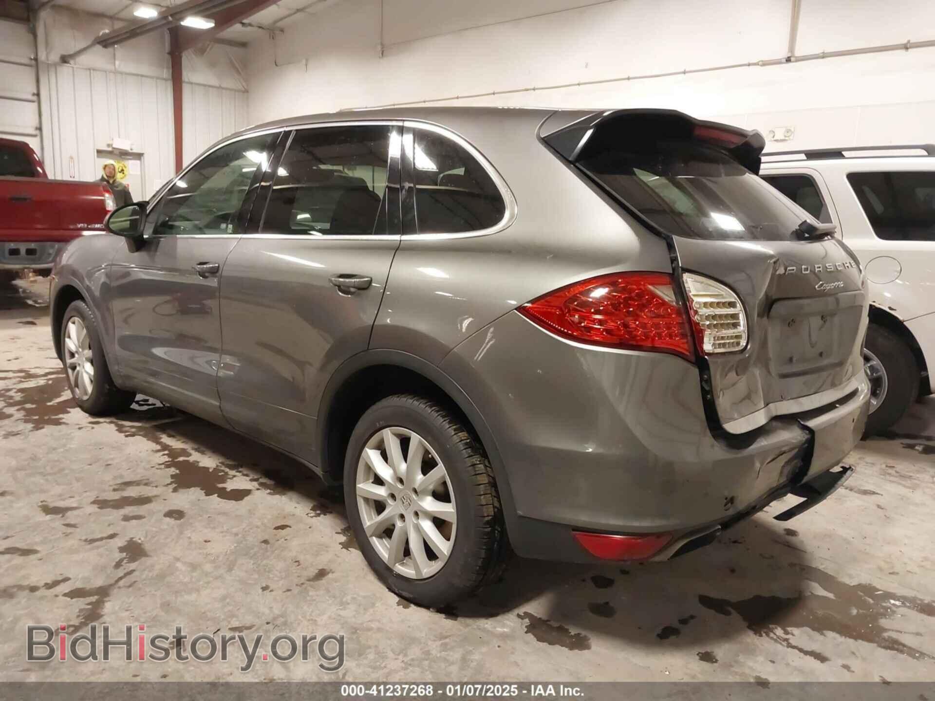 2011 PORSCHE CAYENNE - VIN: WP1AA2A28BLA01121 - Photo 3
