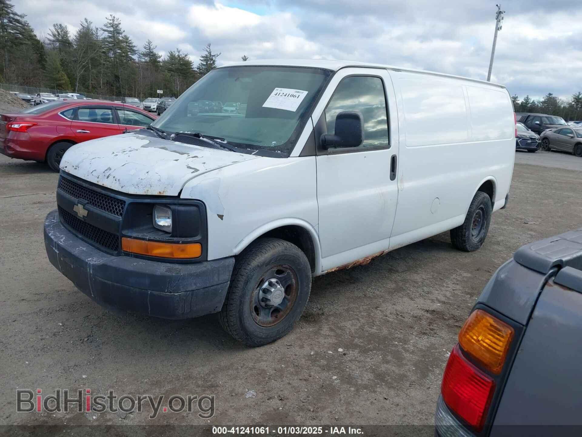 2010 CHEVROLET EXPRESS 2500 - VIN: 1GCZGFDA2A1141172 - Фото 2