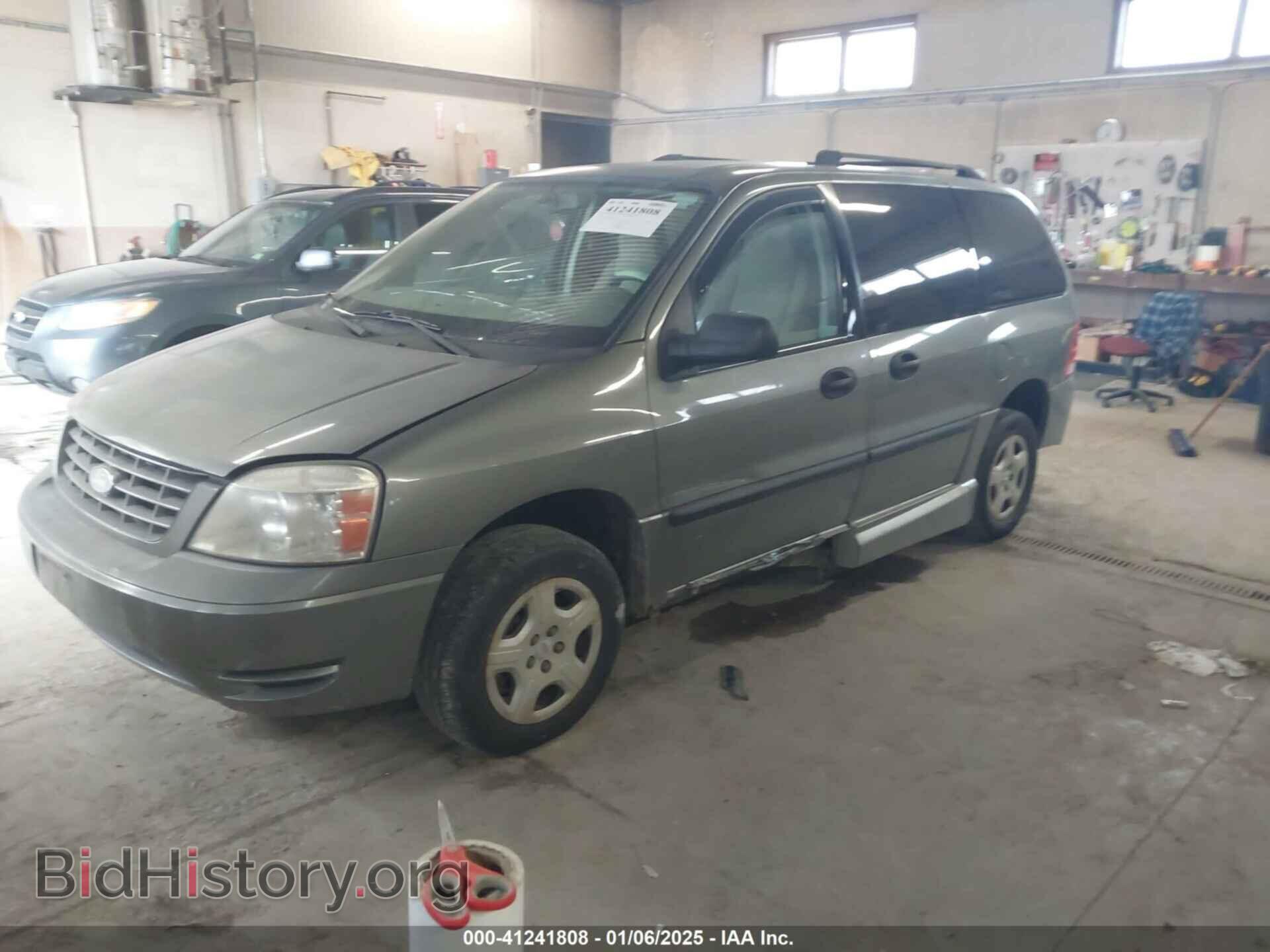 2006 FORD FREESTAR - VIN: 2FMZA51696BA43601 - Фото 2
