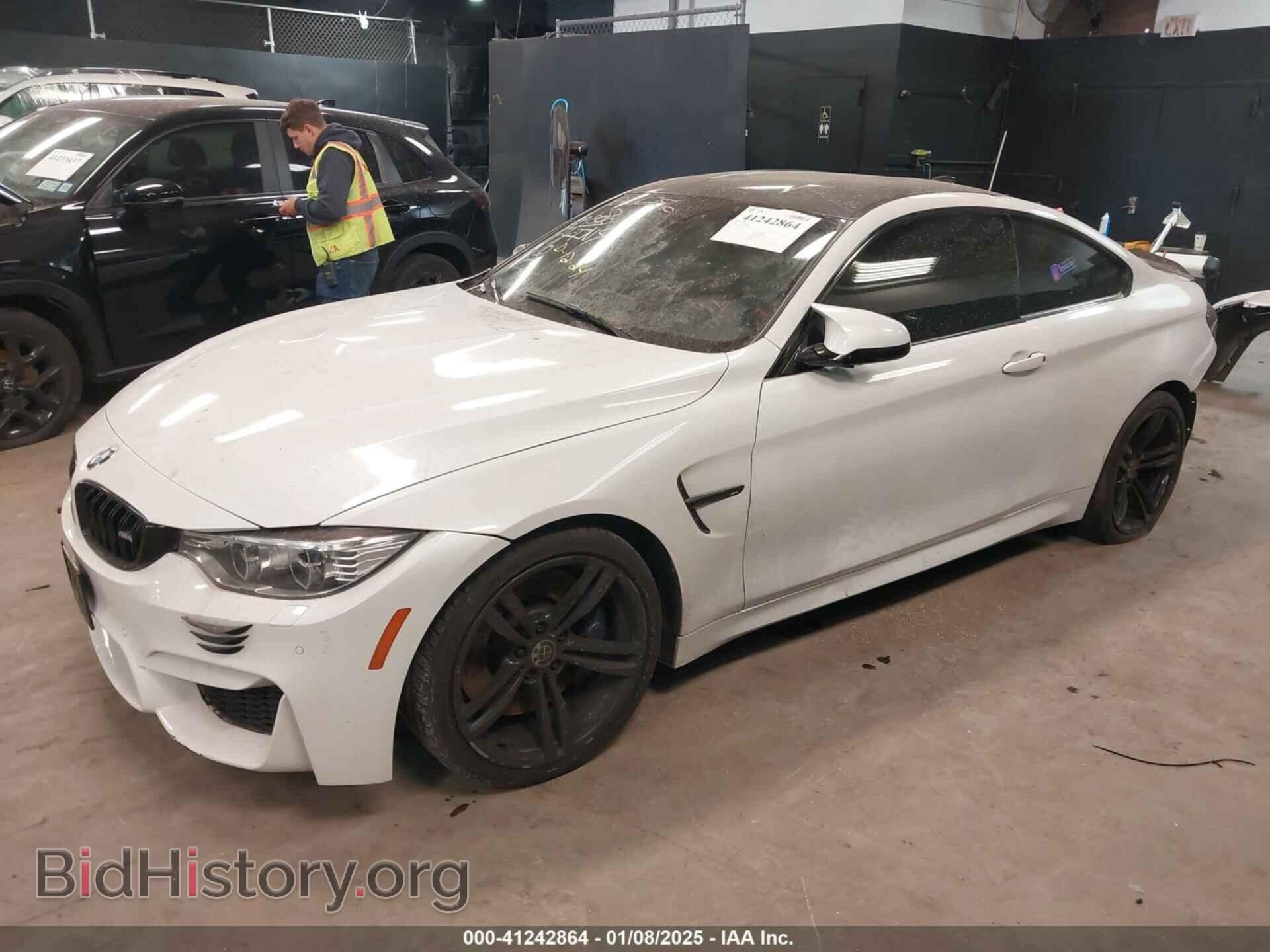 2016 BMW M4 - VIN: WBS3R9C59GK337028 - Photo 2