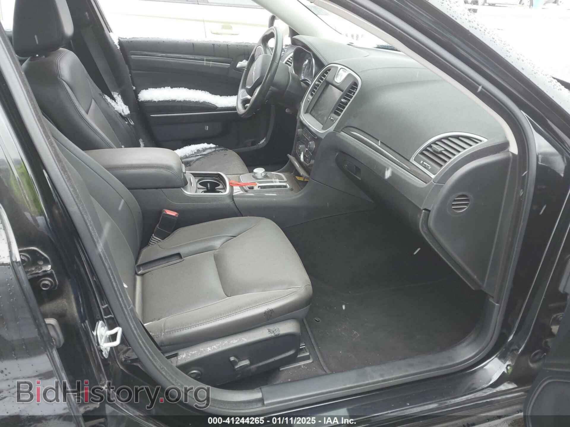 2019 CHRYSLER 300 - VIN: 2C3CCARG9KH760974 - Фото 5