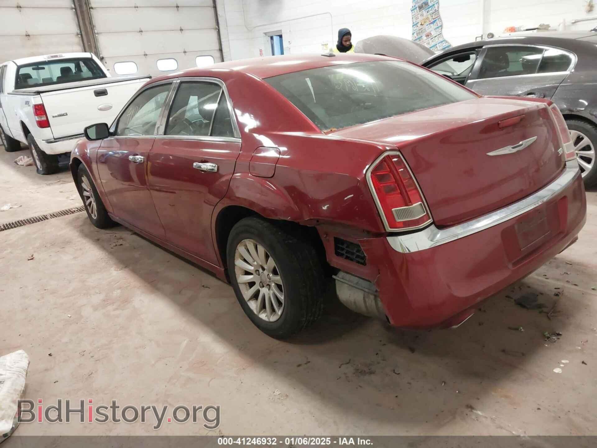 2013 CHRYSLER 300 - VIN: 2C3CCAAG2DH551090 - Фото 3
