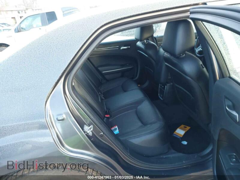 2015 Chrysler 300 (VIN 2C3CCARGXFH803482) — photo 8 of 16