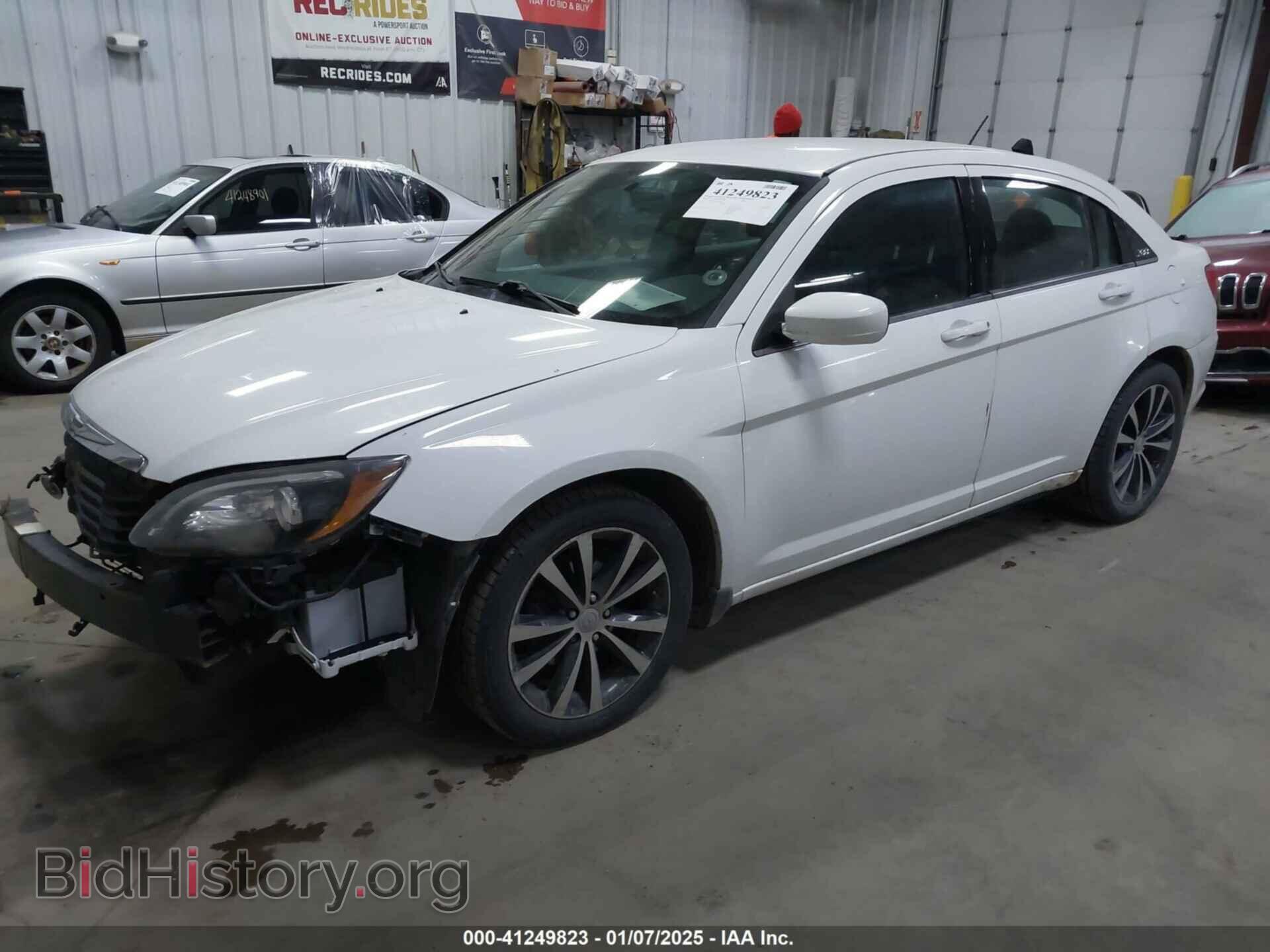 2013 CHRYSLER 200 - VIN: 1C3CCBBG0DN716601 - Photo 2