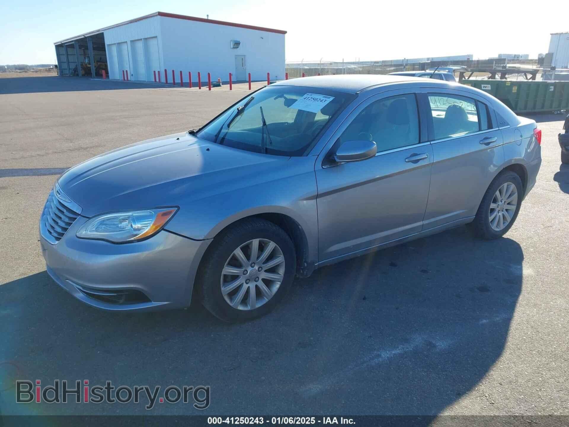 2013 CHRYSLER 200 - VIN: 1C3CCBBB7DN765847 - Фото 2
