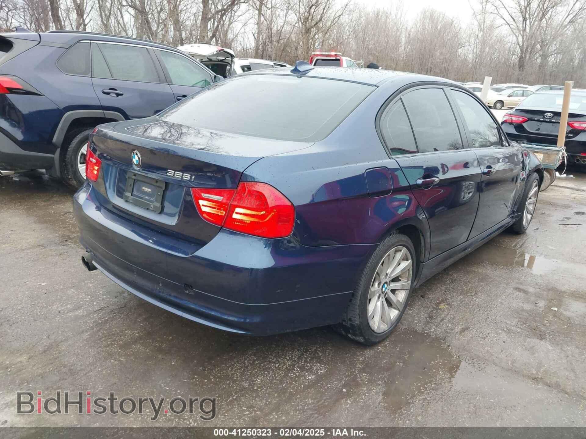 2011 BMW 328I - VIN: WBAPK7C58BF087877 - Фото 4