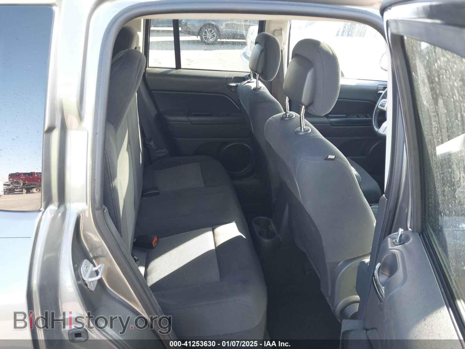 2011 JEEP COMPASS - VIN: 1J4NT1FA0BD246586 - Photo 8