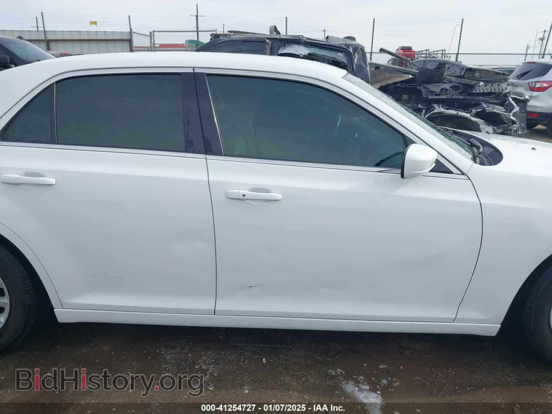 2014 CHRYSLER 300 - VIN: 2C3CCAAG0EH321081 - Фото 14